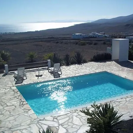 Sleeps 4 Pool Wifi וילה