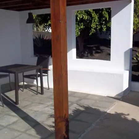Sleeps 4 Pool Wifi וילה Mácher