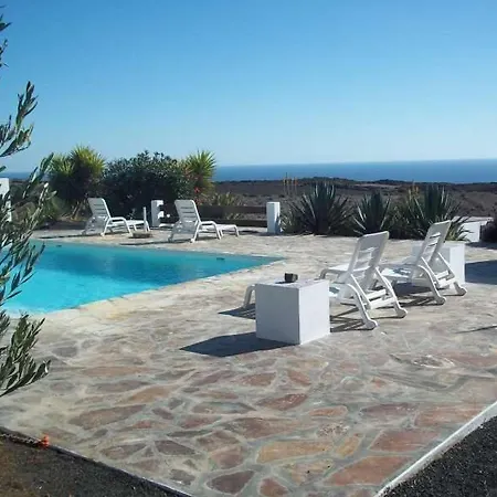 וילה Sleeps 4 Pool Wifi