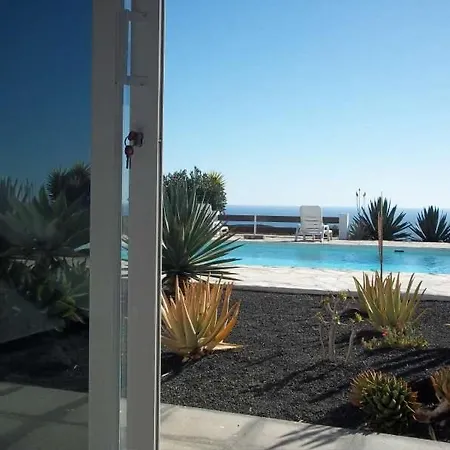 Sleeps 4 Pool Wifi ヴィラ Mácher